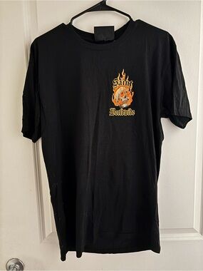 Black Short Sleeve Graphic Tee with Flame Skull Print